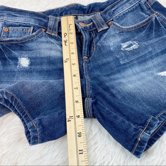 Gap women’s size 2 low rise distressed jean shorts - Picture 5 of 9